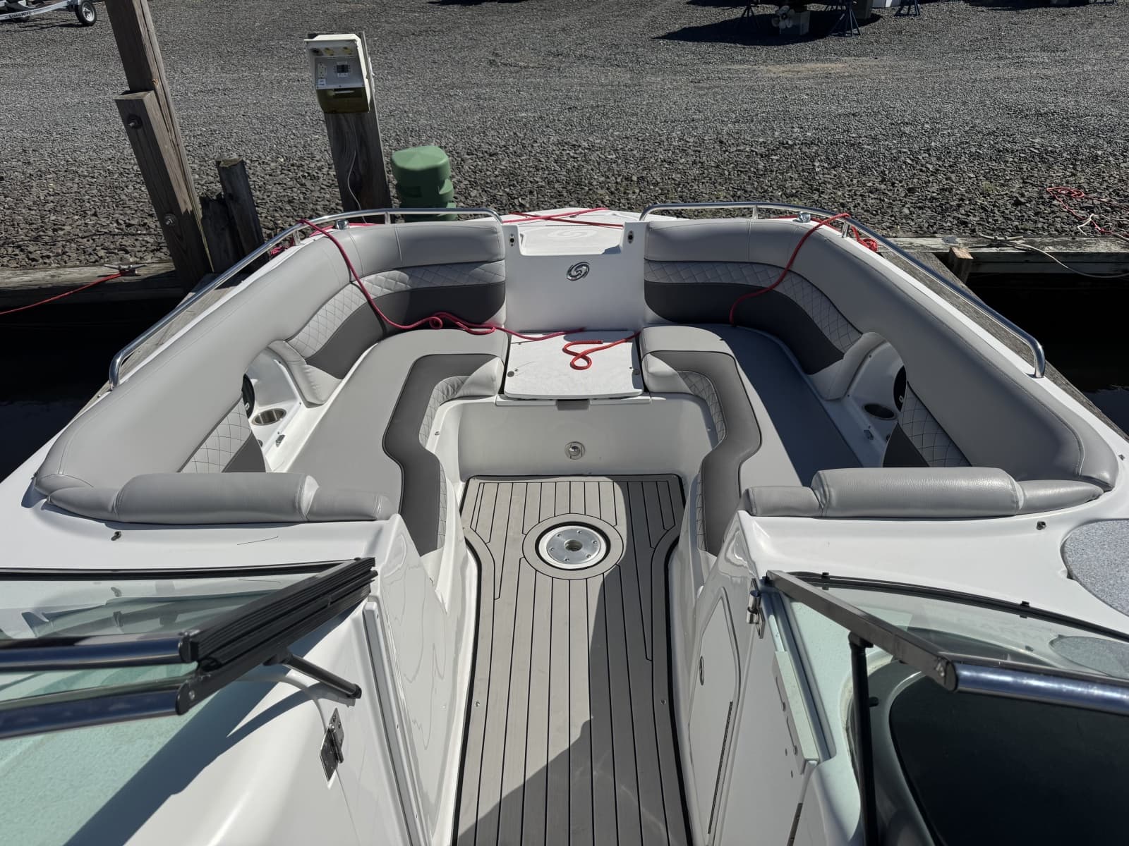 2019 Hurricane SunDeck 2486 OB - Photo 15