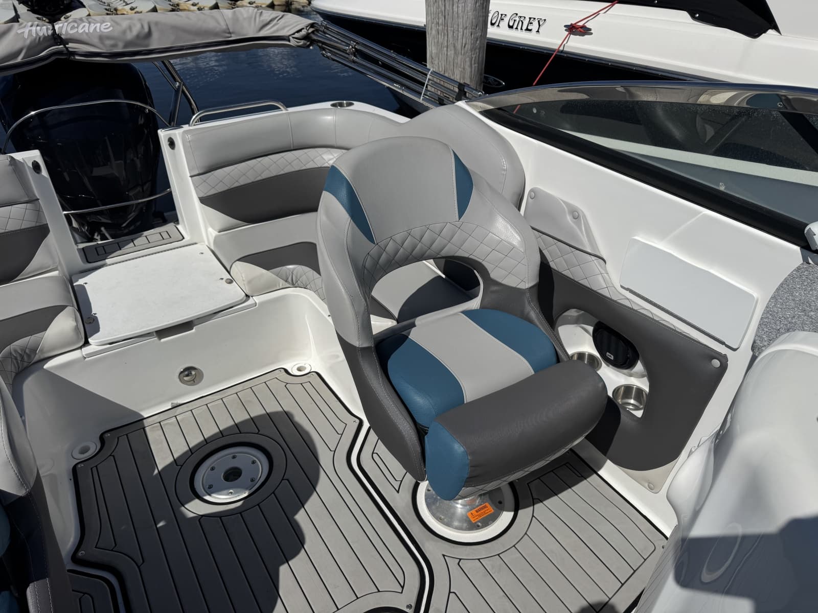2019 Hurricane SunDeck 2486 OB - Photo 8