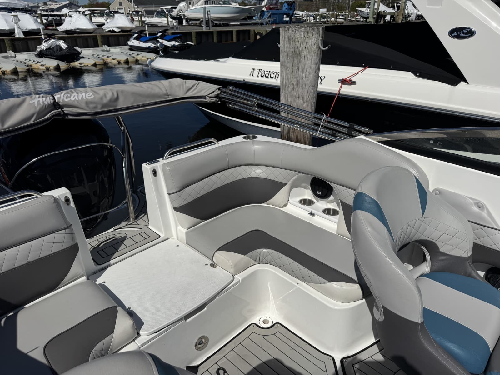 2019 Hurricane SunDeck 2486 OB - Photo 7