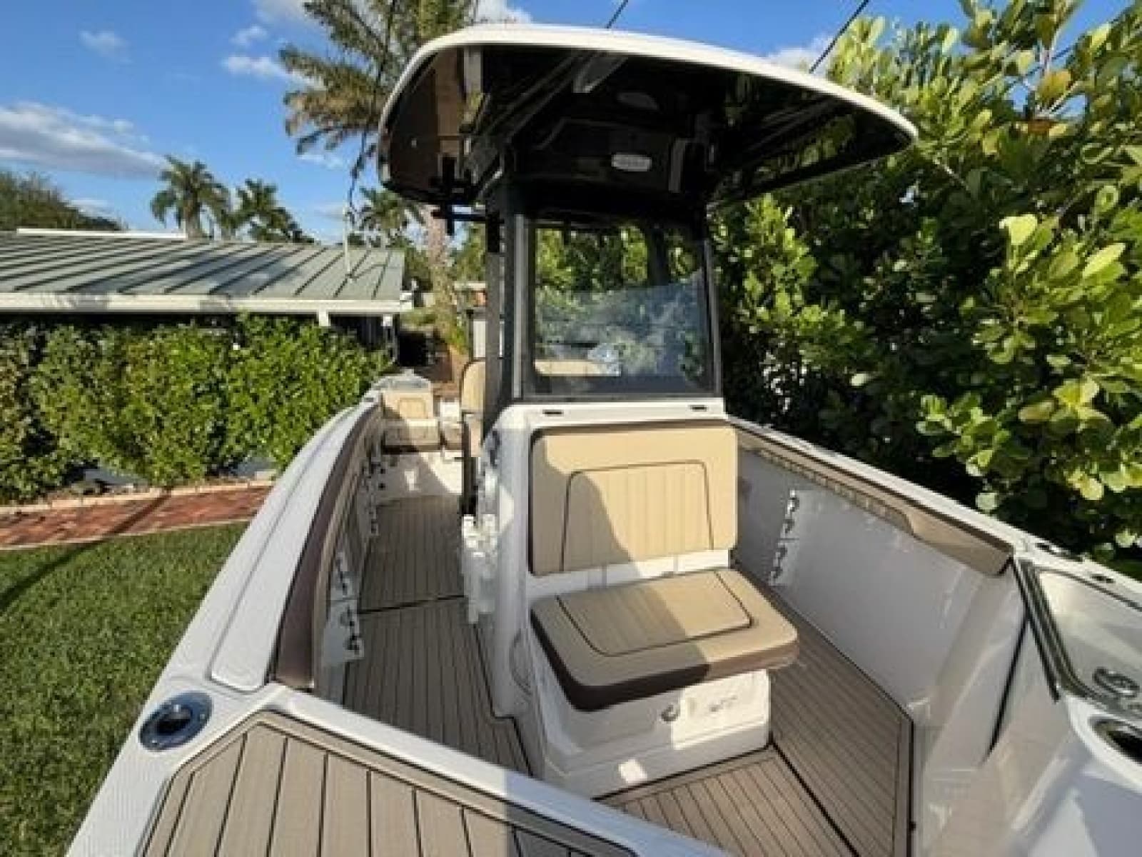 2024 Yamaha Boats 255 FSH Sport H - Photo 9