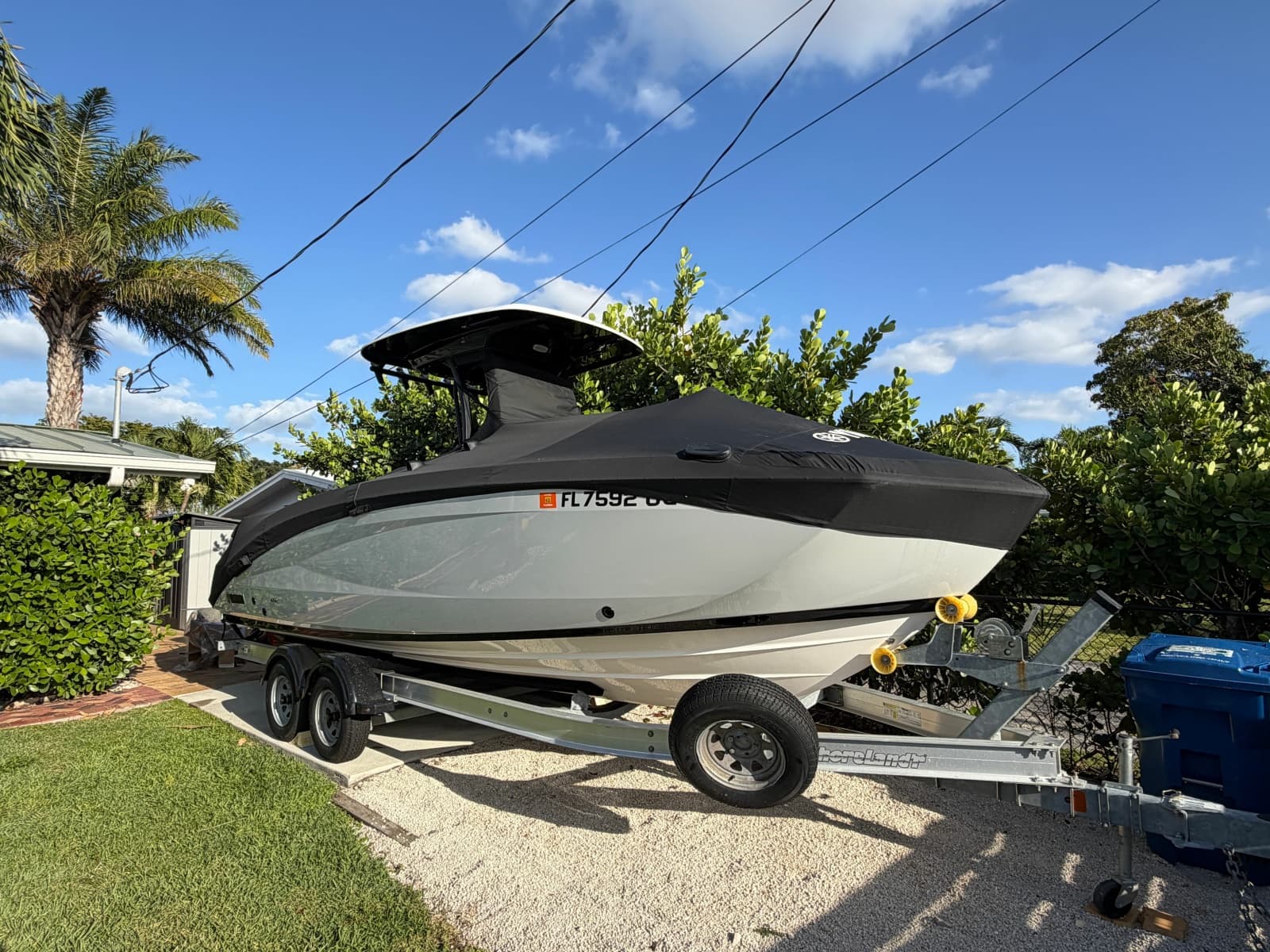 2024 Yamaha Boats 255 FSH Sport H - Photo 2