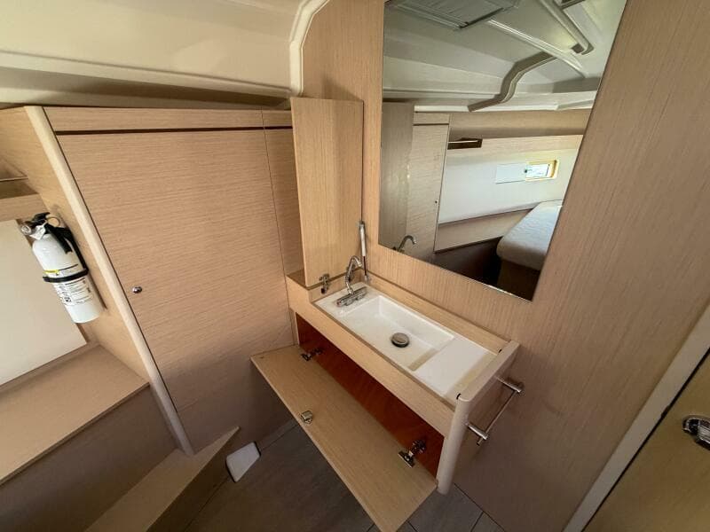2022 Beneteau 40.1 - Photo 16