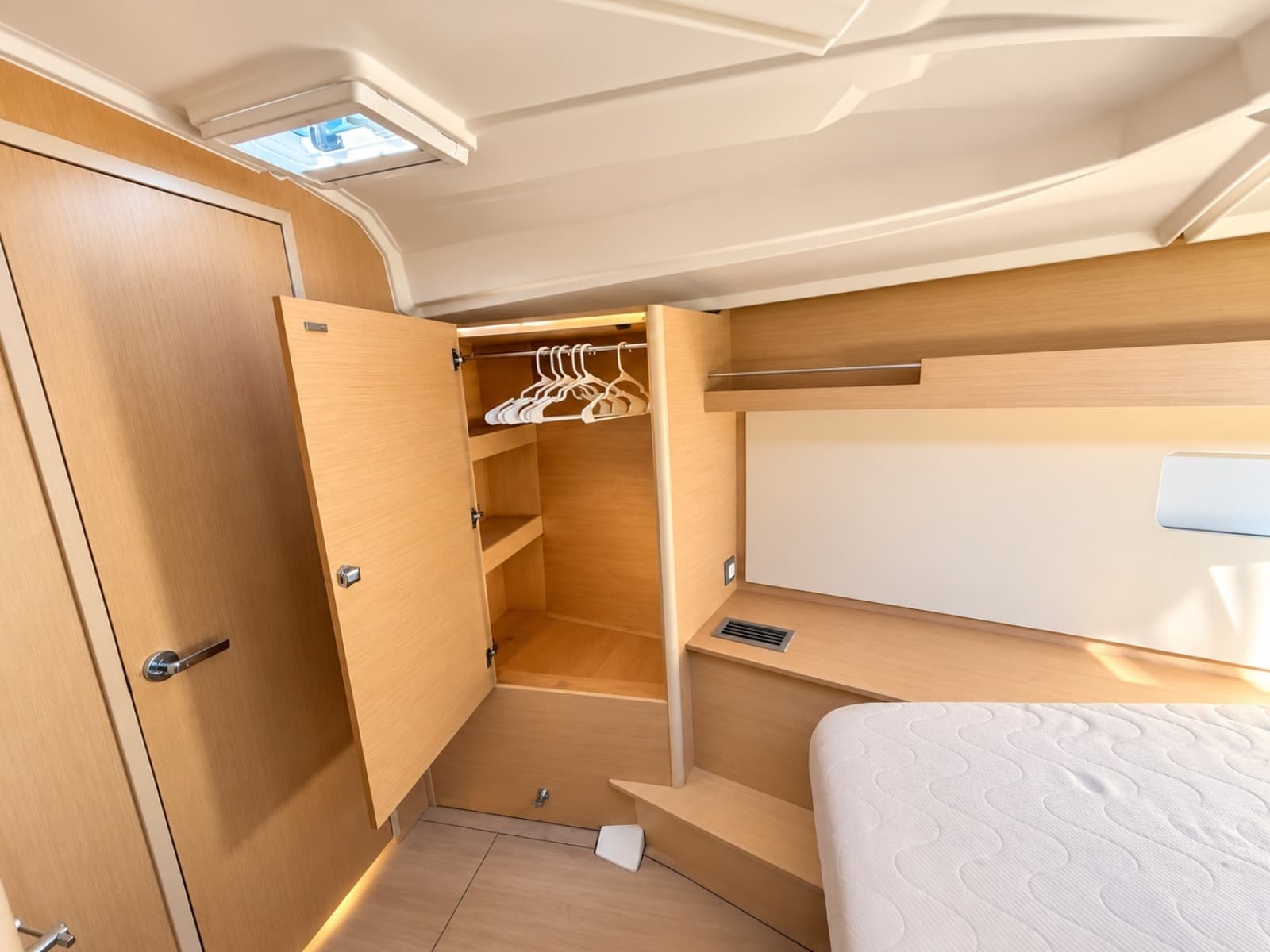 2022 Beneteau 40.1 - Photo 26