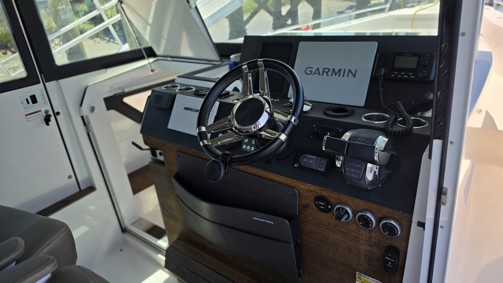 2019 Axopar 37 XC Cross Cabin - Photo 7