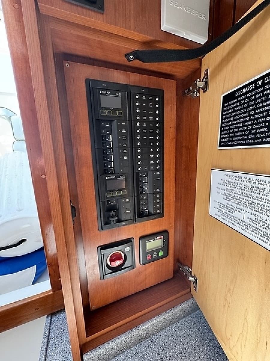 2022 Albemarle 30 Express - Photo 11