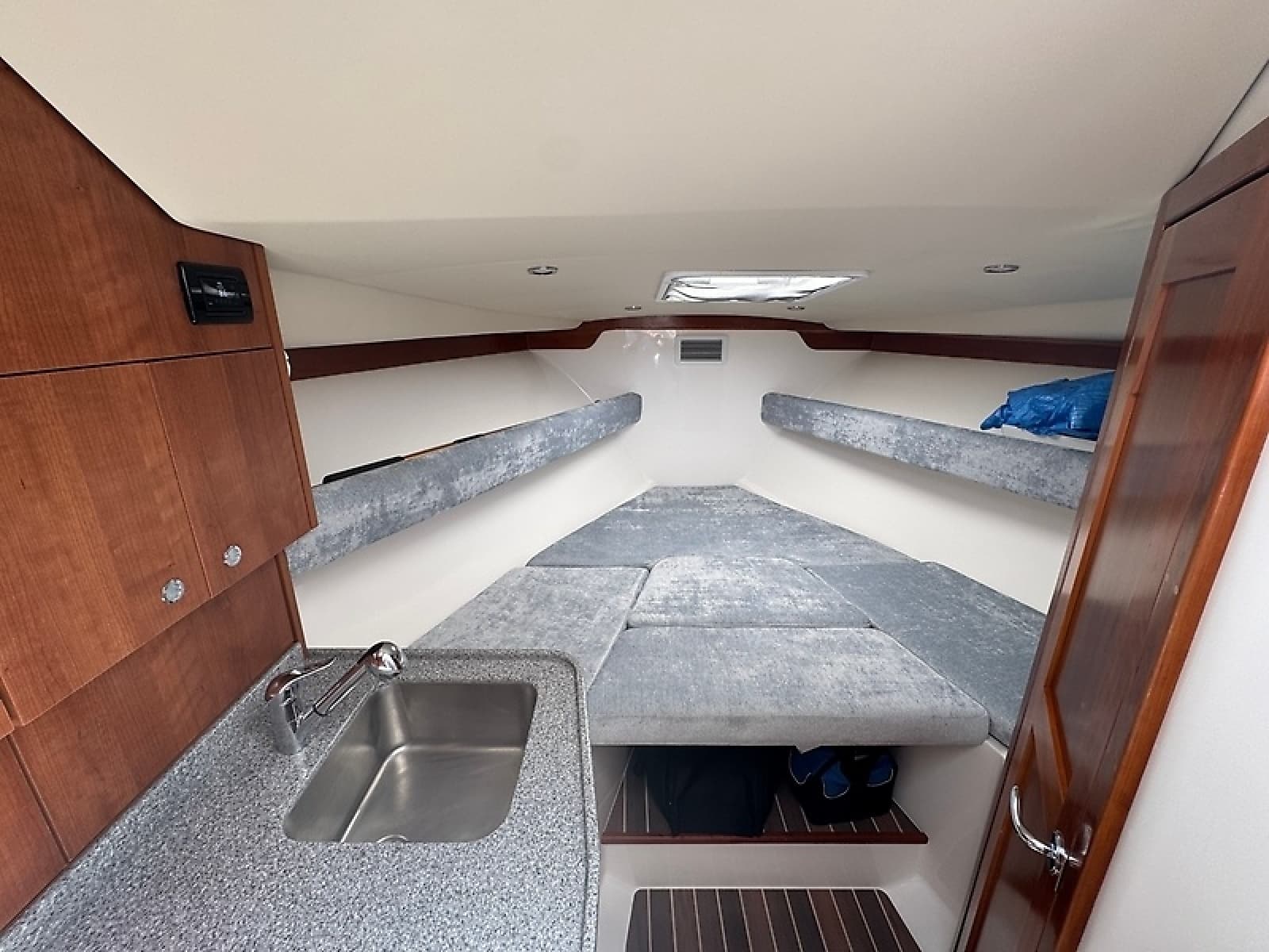 2022 Albemarle 30 Express - Photo 9