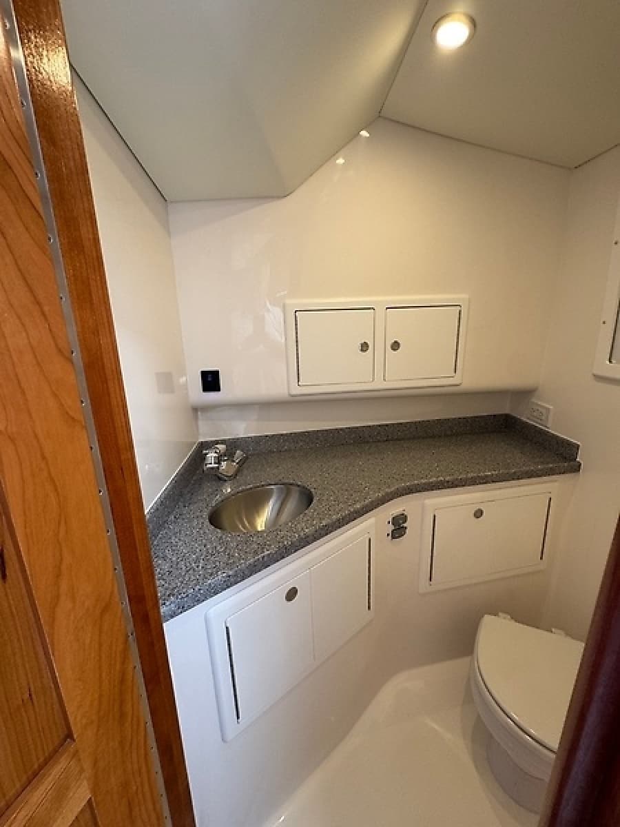 2022 Albemarle 30 Express - Photo 13