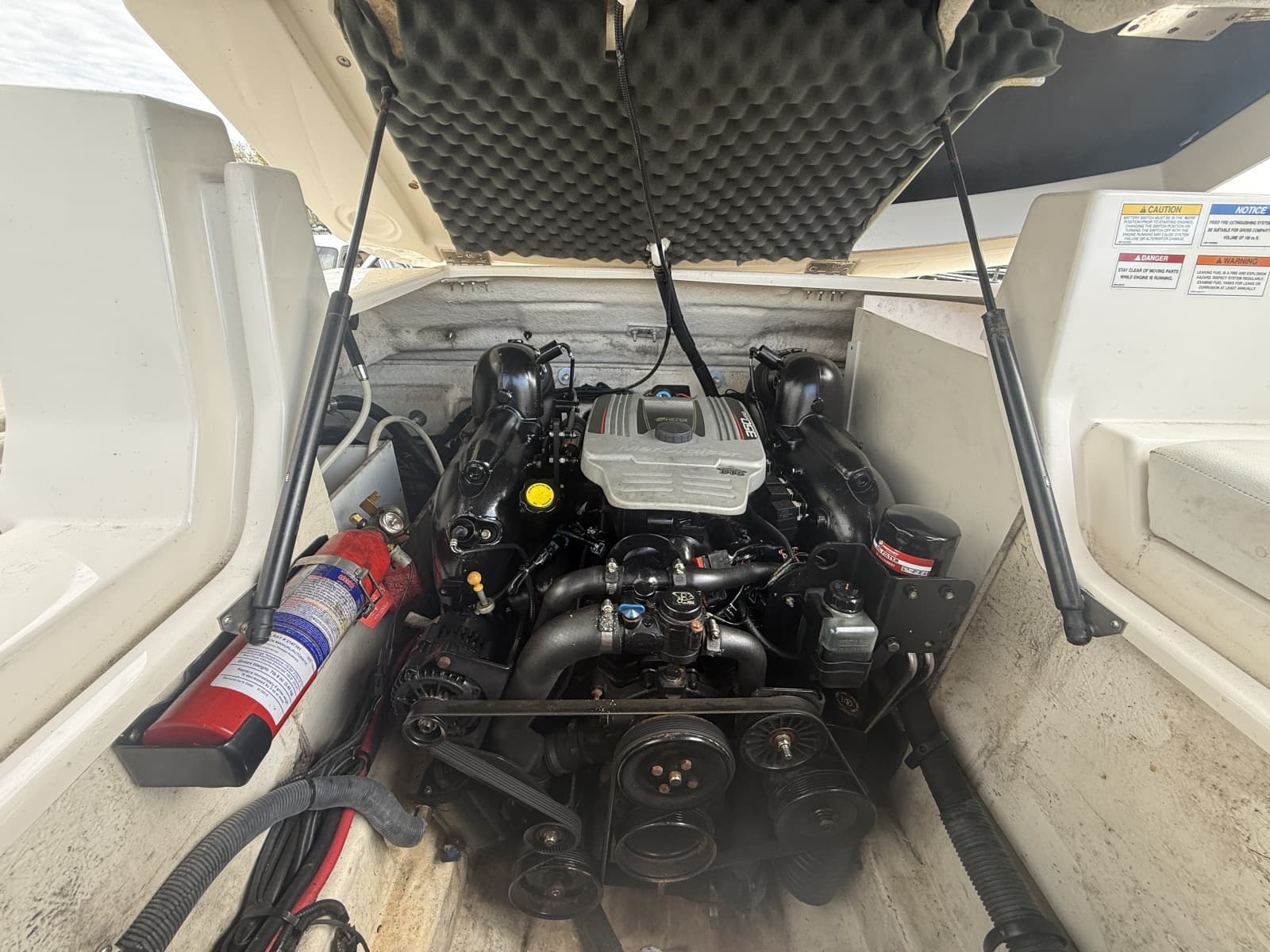 2015 Sea Ray 240 Sundeck - Photo 17