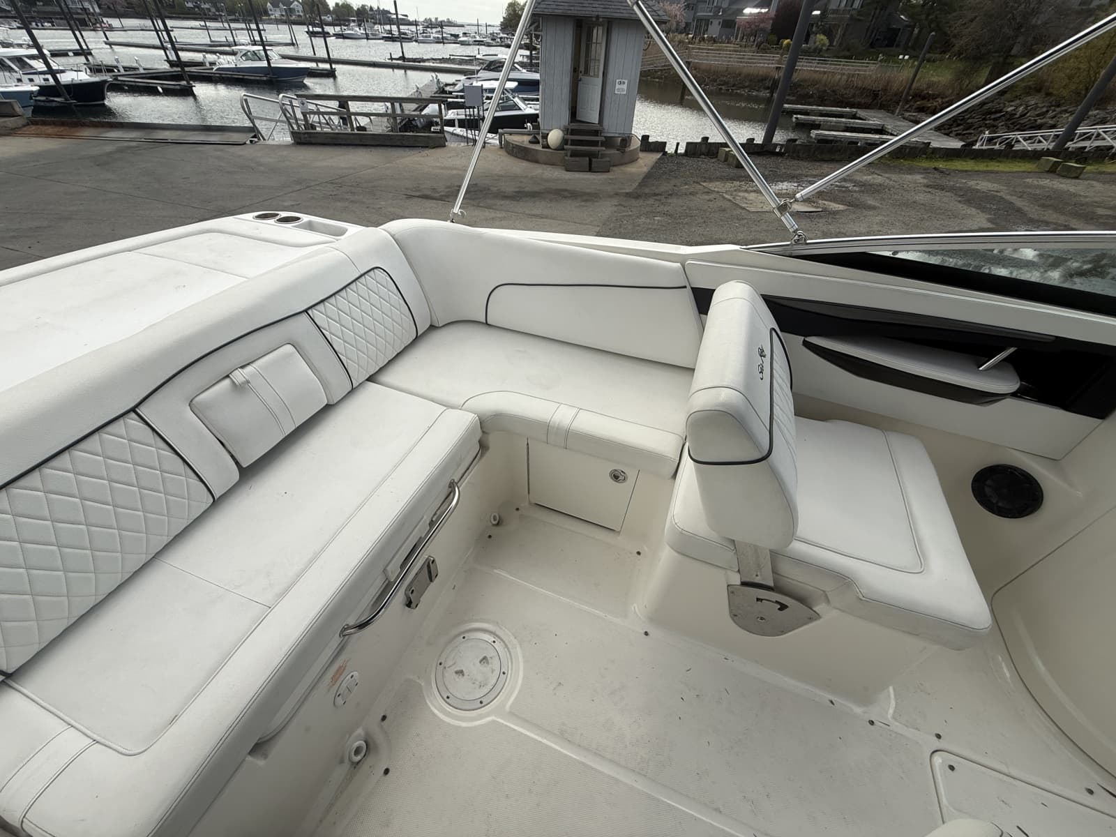 2015 Sea Ray 240 Sundeck - Photo 12