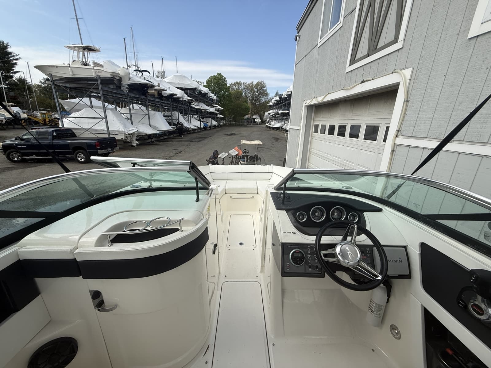 2015 Sea Ray 240 Sundeck - Photo 5