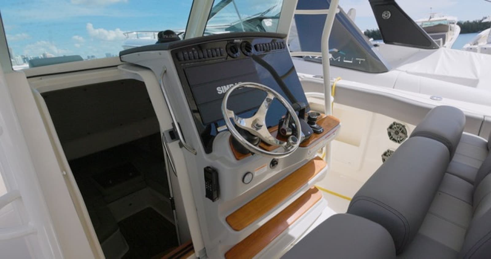 2018 Boston Whaler Outrage - Photo 12