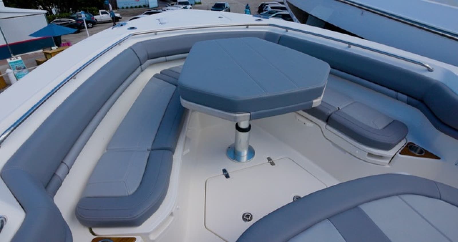 2018 Boston Whaler Outrage - Photo 2