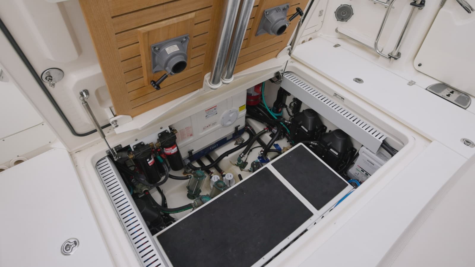 2018 Boston Whaler 380 Outrage - Photo 22