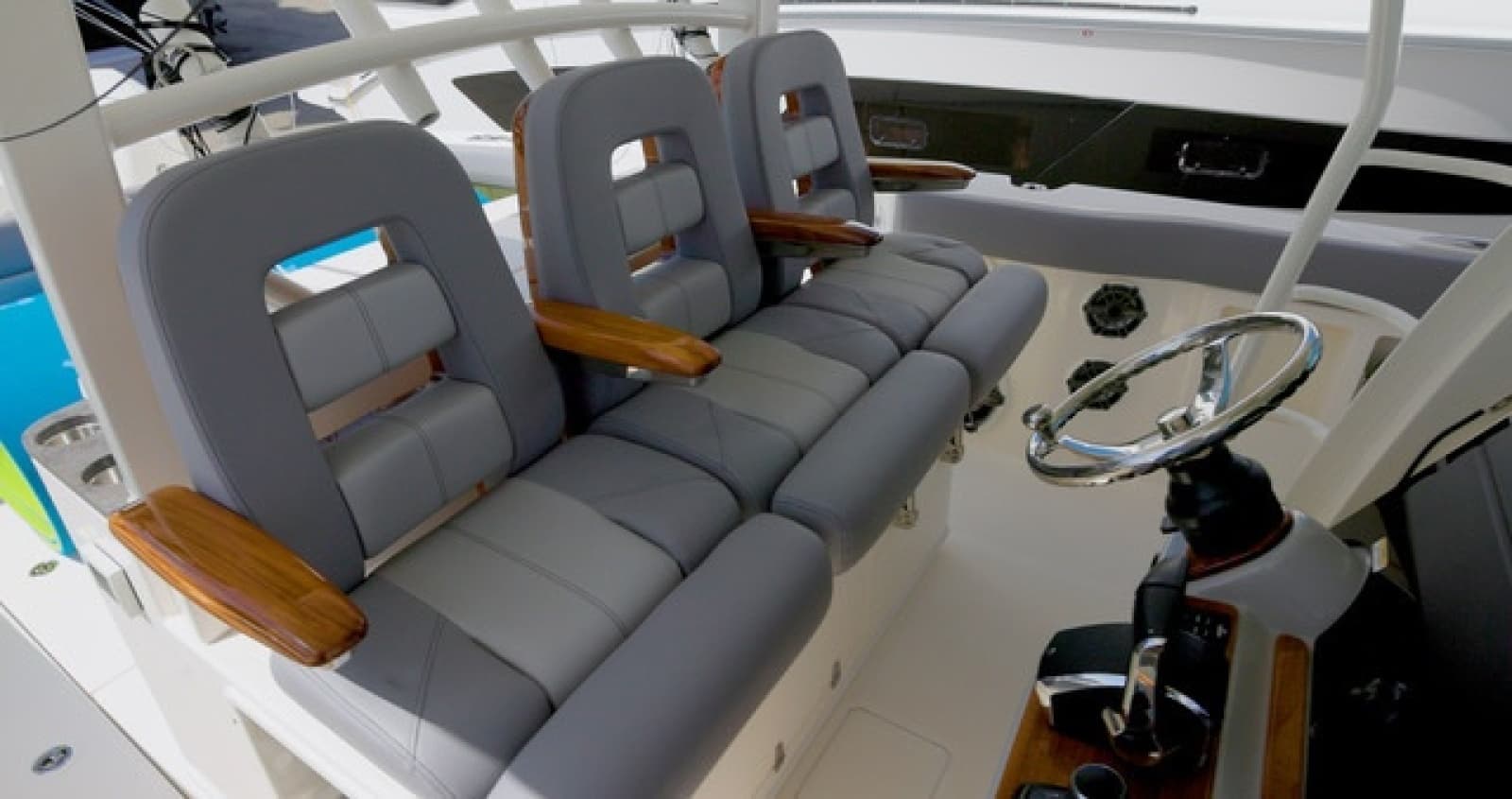 2018 Boston Whaler Outrage - Photo 13