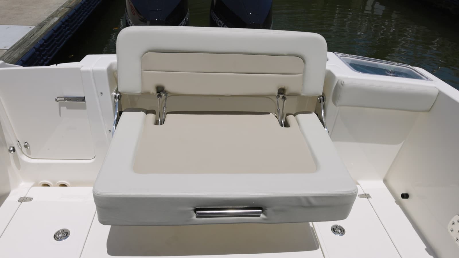 2024 Boston Whaler Vantage - Photo 14