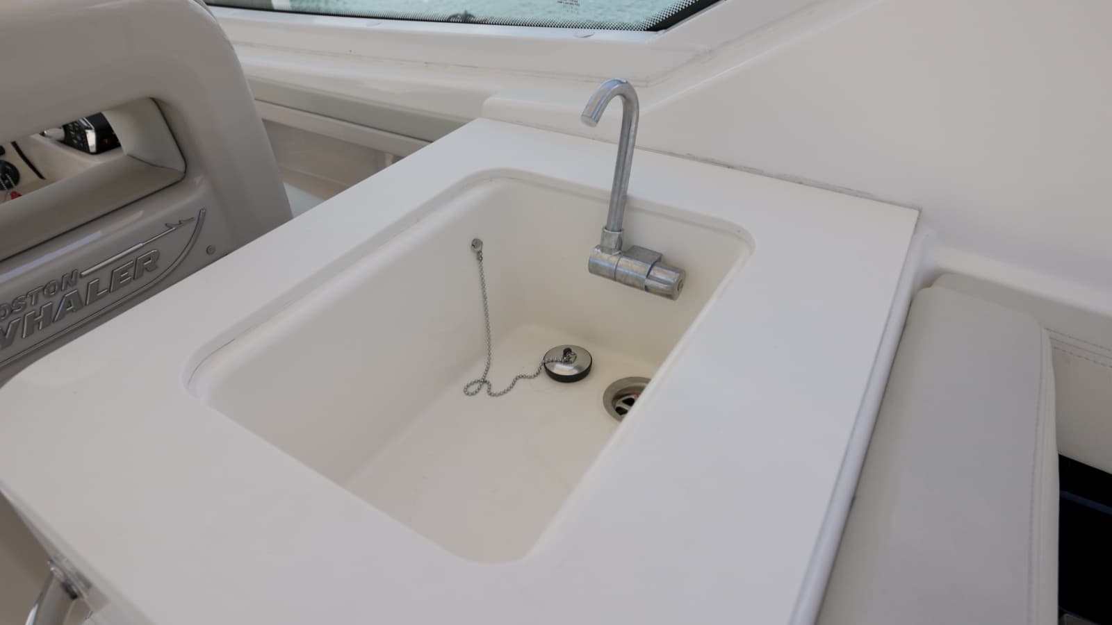 2024 Boston Whaler Vantage - Photo 13