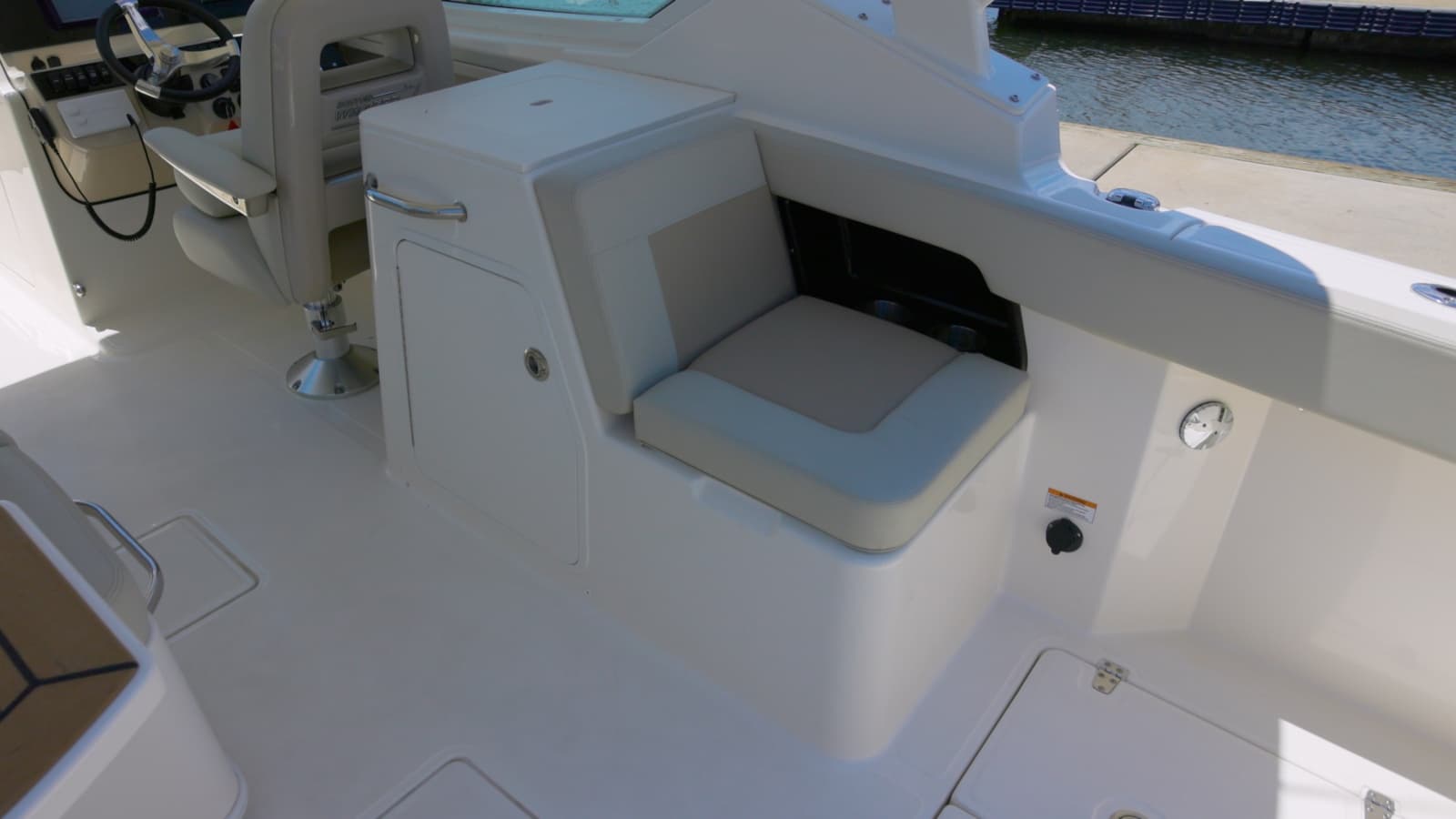2024 Boston Whaler Vantage - Photo 12