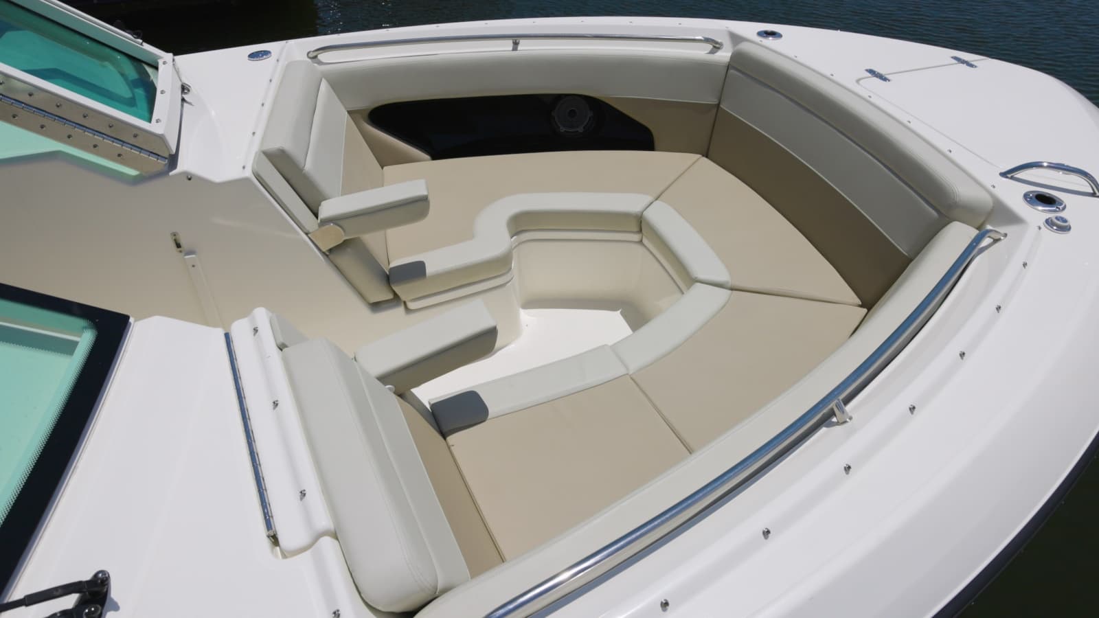 2024 Boston Whaler Vantage - Photo 3