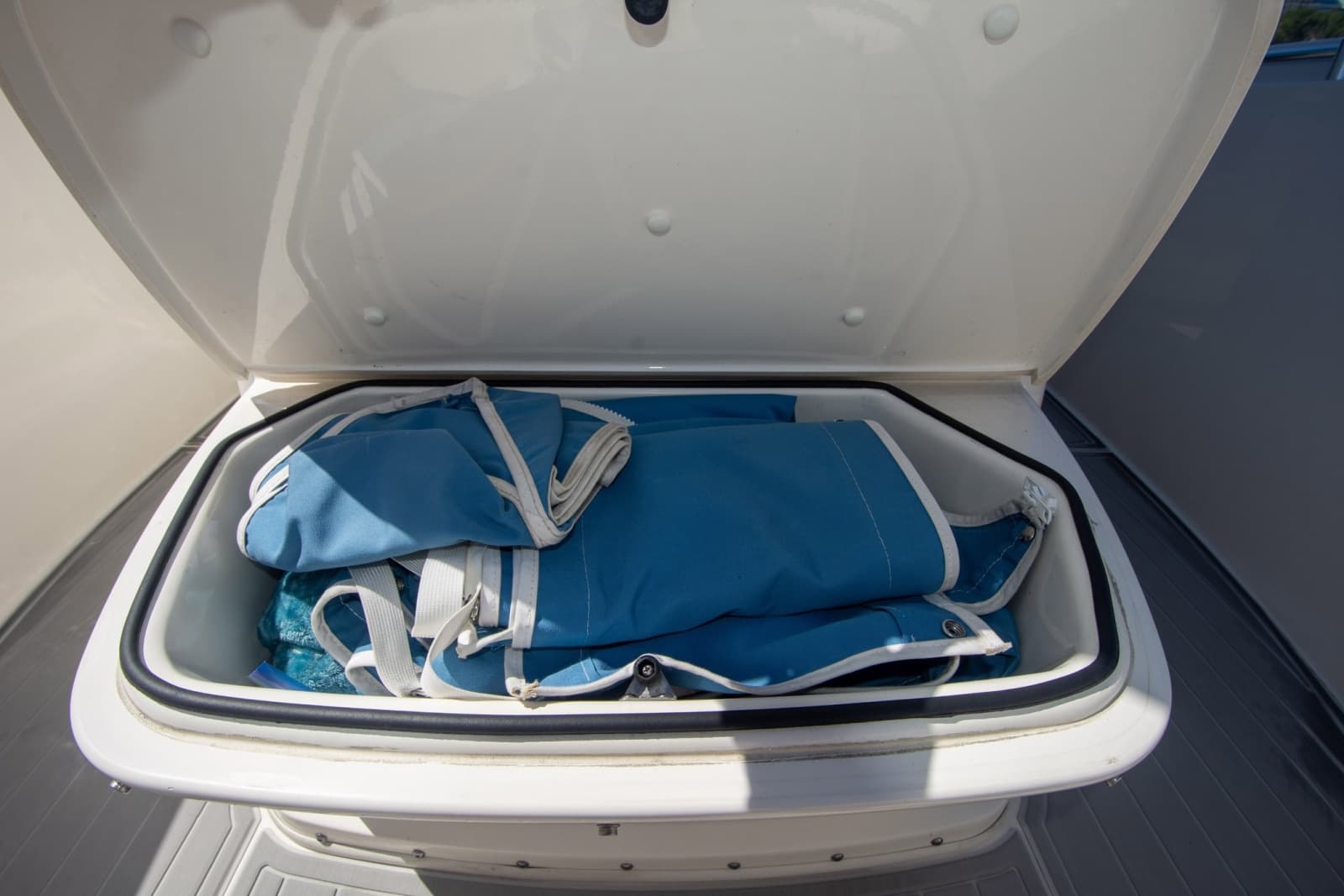 2023 Cobia 280 Center Console - Photo 23