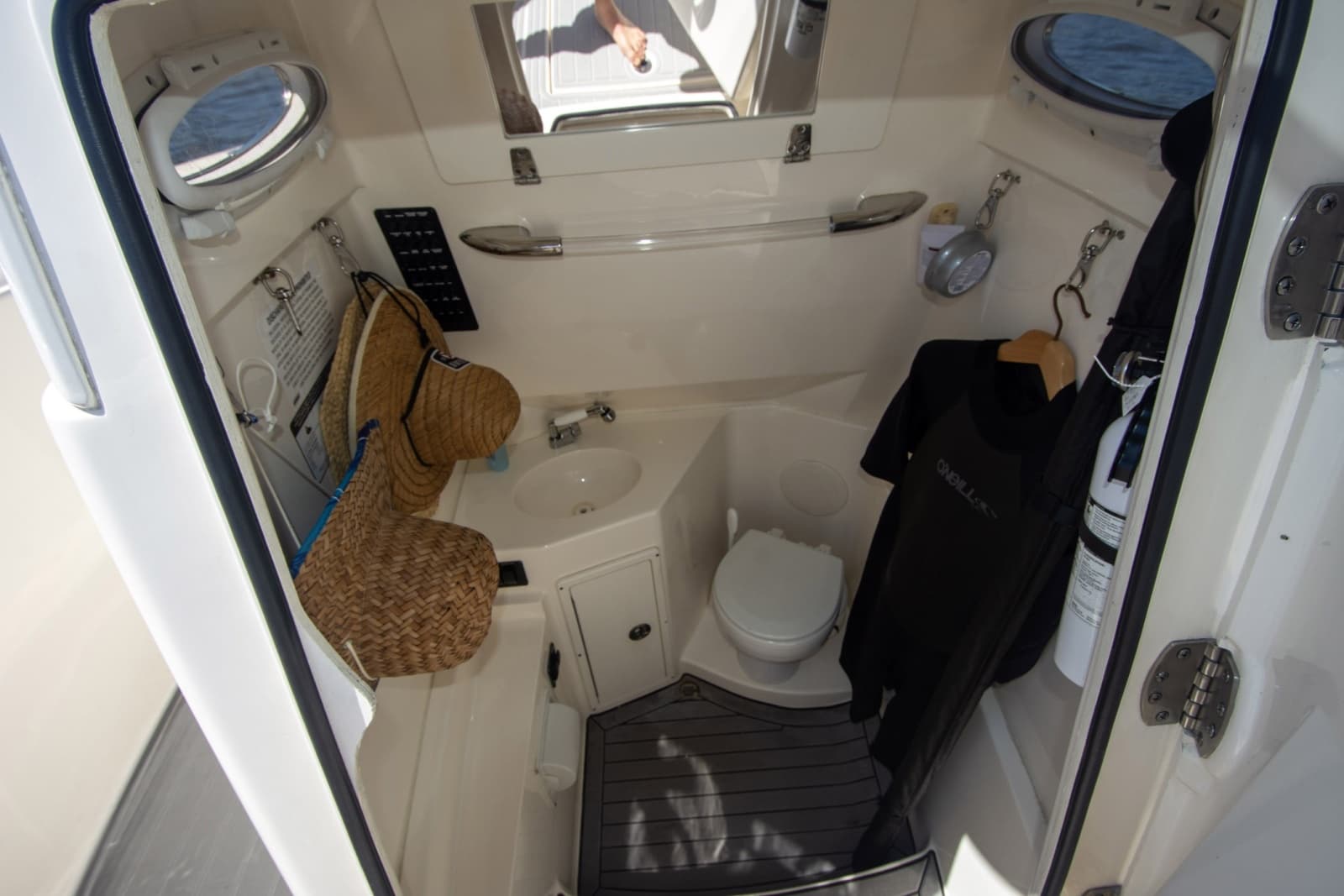 2023 Cobia 280 Center Console - Photo 7