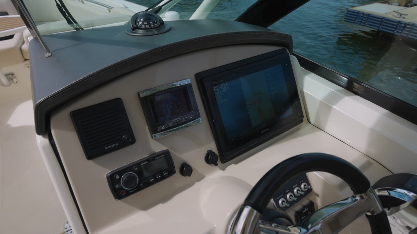 2014 Boston Whaler Vantage - Photo 10