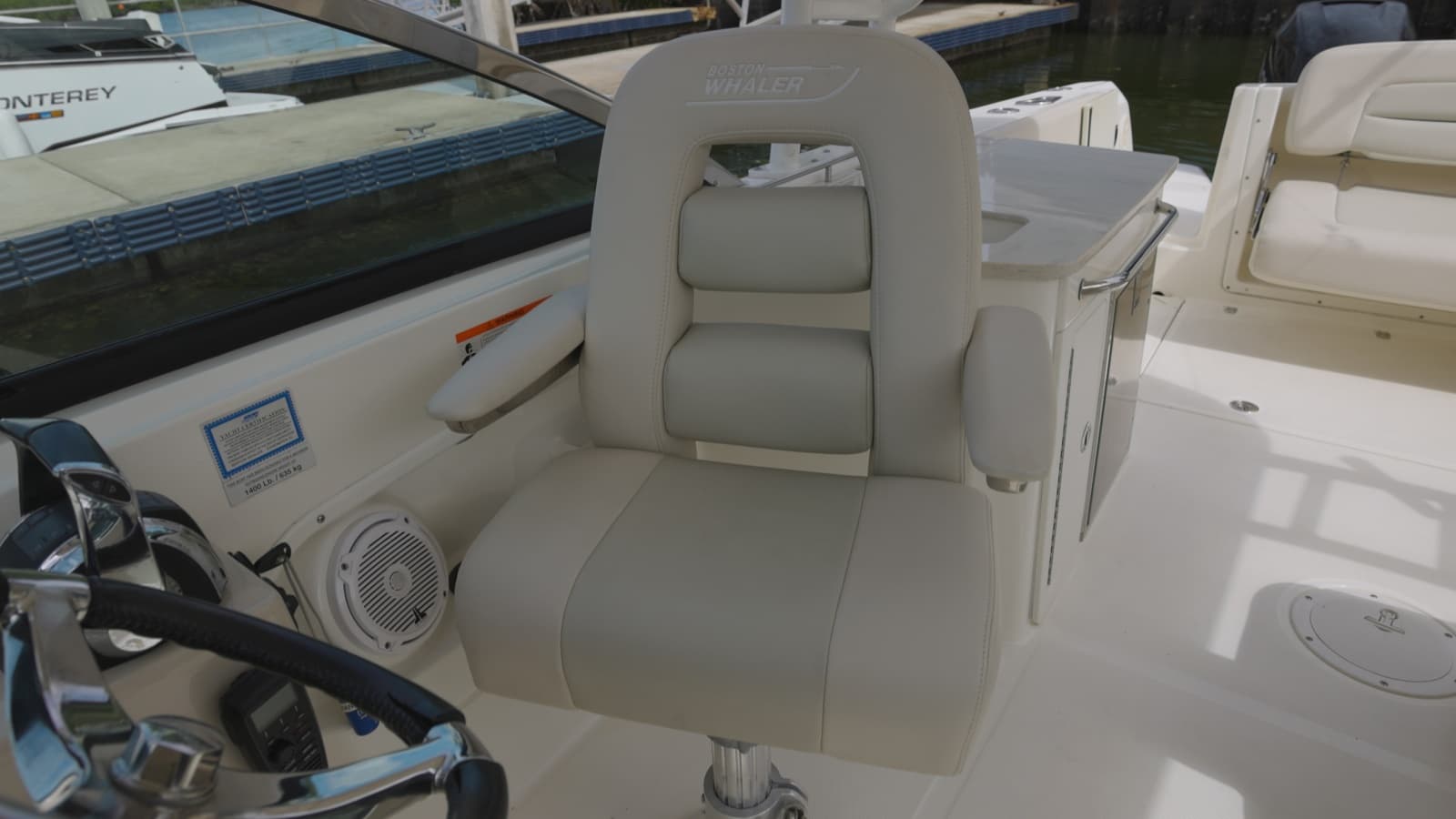 2014 Boston Whaler Vantage - Photo 13