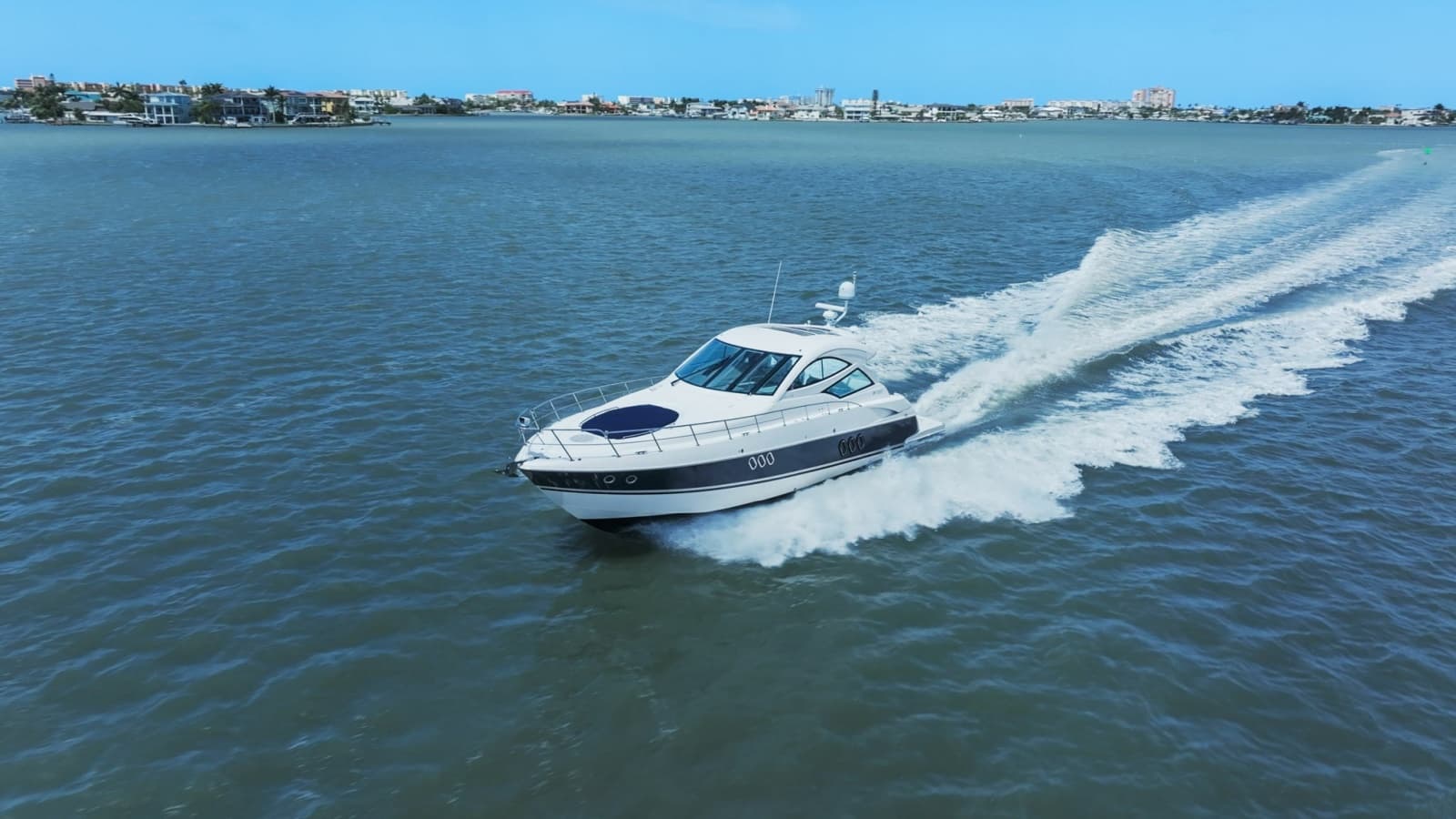 2012 Cruisers Yachts 540 Coupe - Photo 59