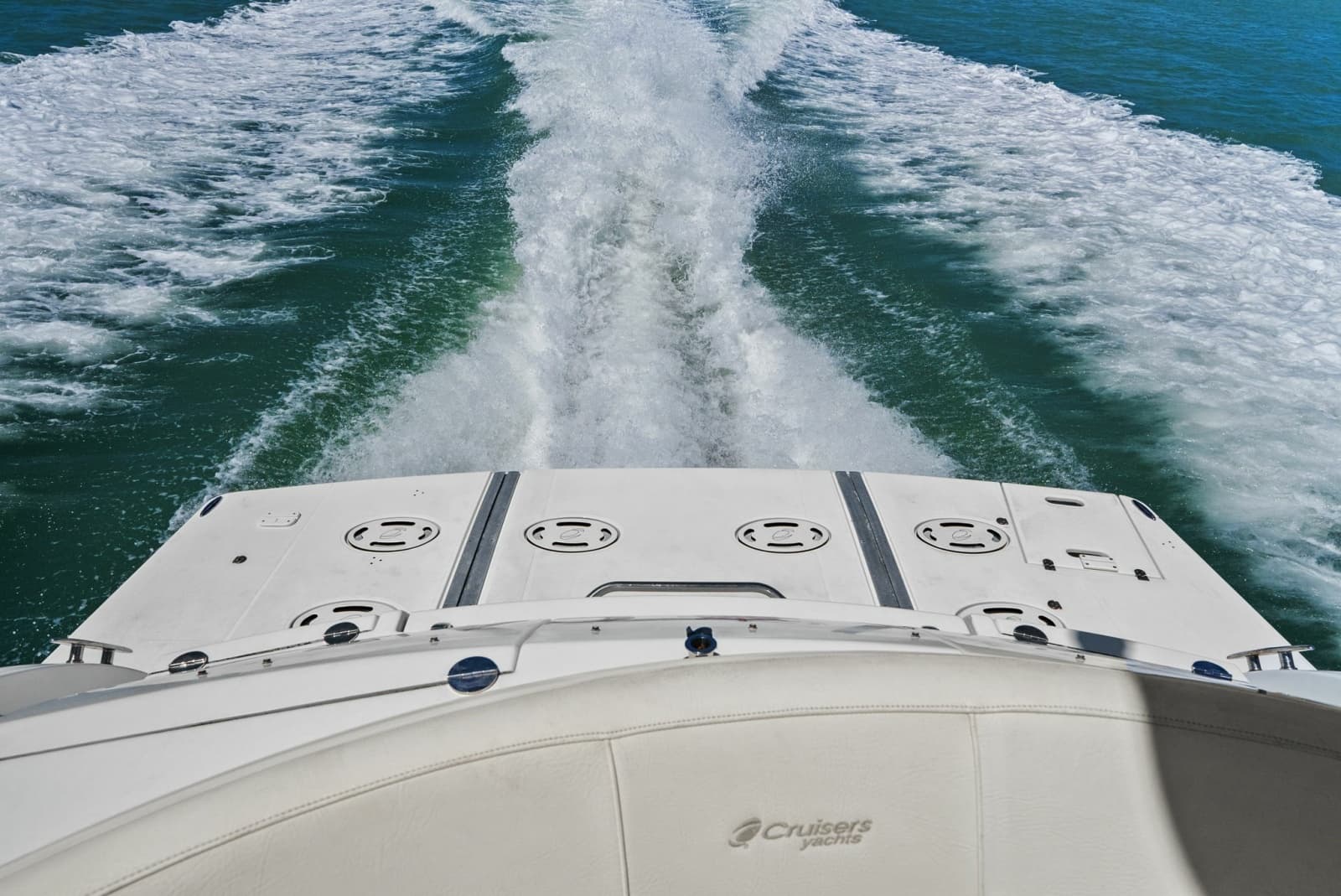 2012 Cruisers Yachts 540 Coupe - Photo 49