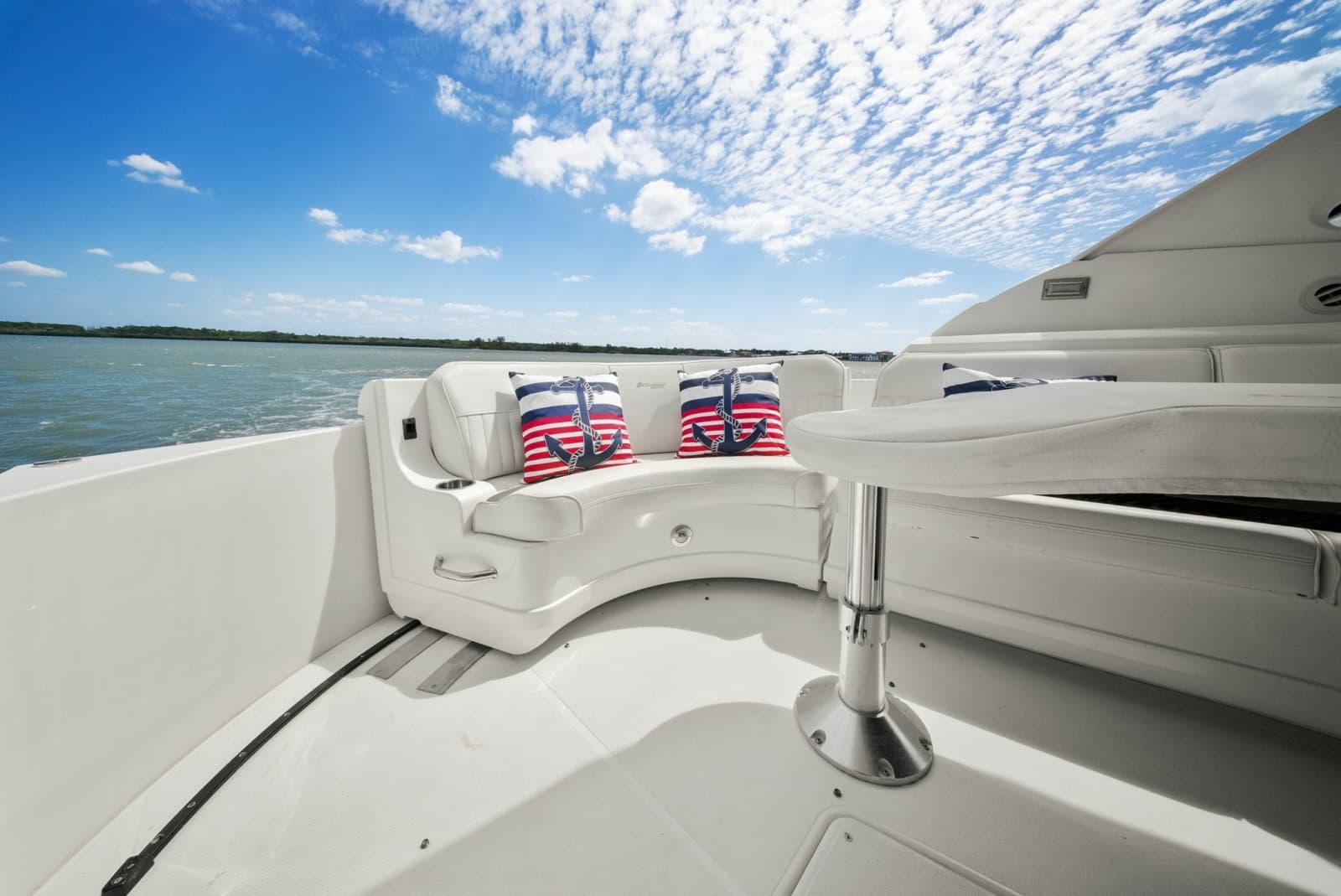 2012 Cruisers Yachts 540 Coupe - Photo 42