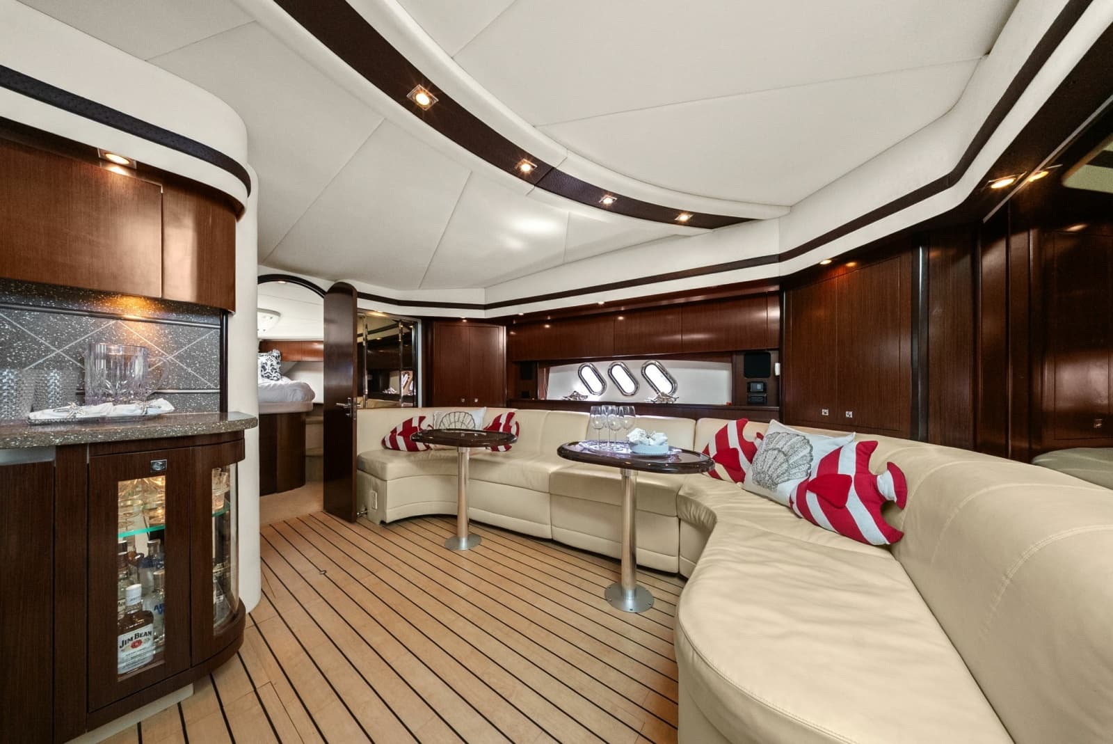 2012 Cruisers Yachts 540 Coupe - Photo 18
