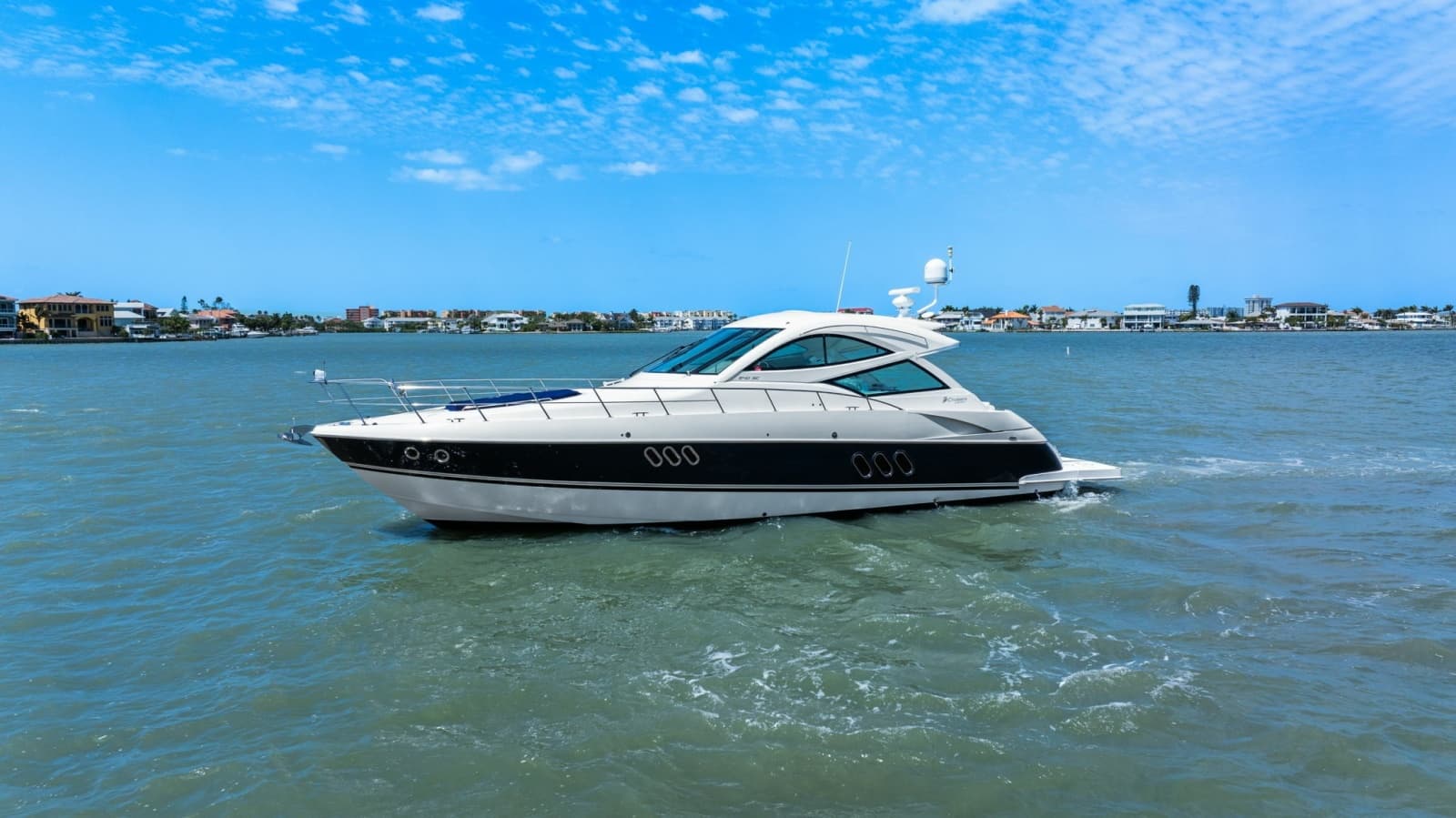 2012 Cruisers Yachts 540 Coupe - Photo 54