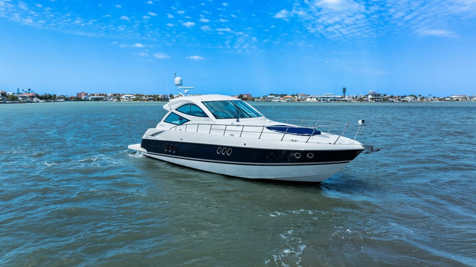 2012 Cruisers Yachts 540 Coupe - Photo 50