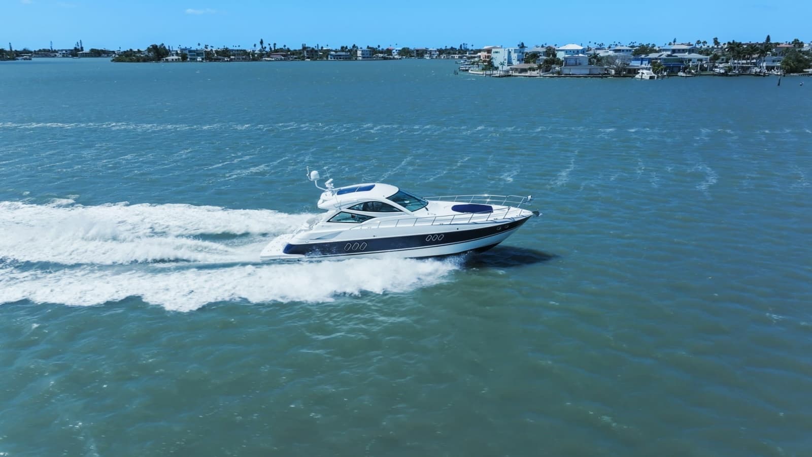 2012 Cruisers Yachts 540 Coupe - Photo 58