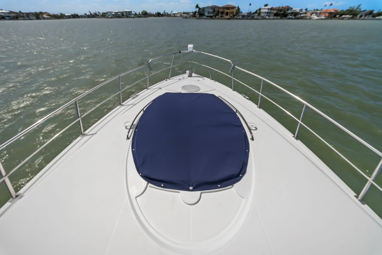 2012 Cruisers Yachts 540 Coupe - Photo 33