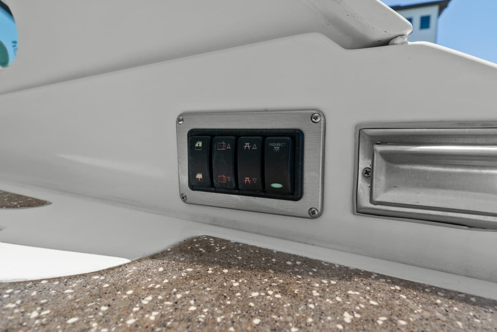 2012 Cruisers Yachts 540 Coupe - Photo 36