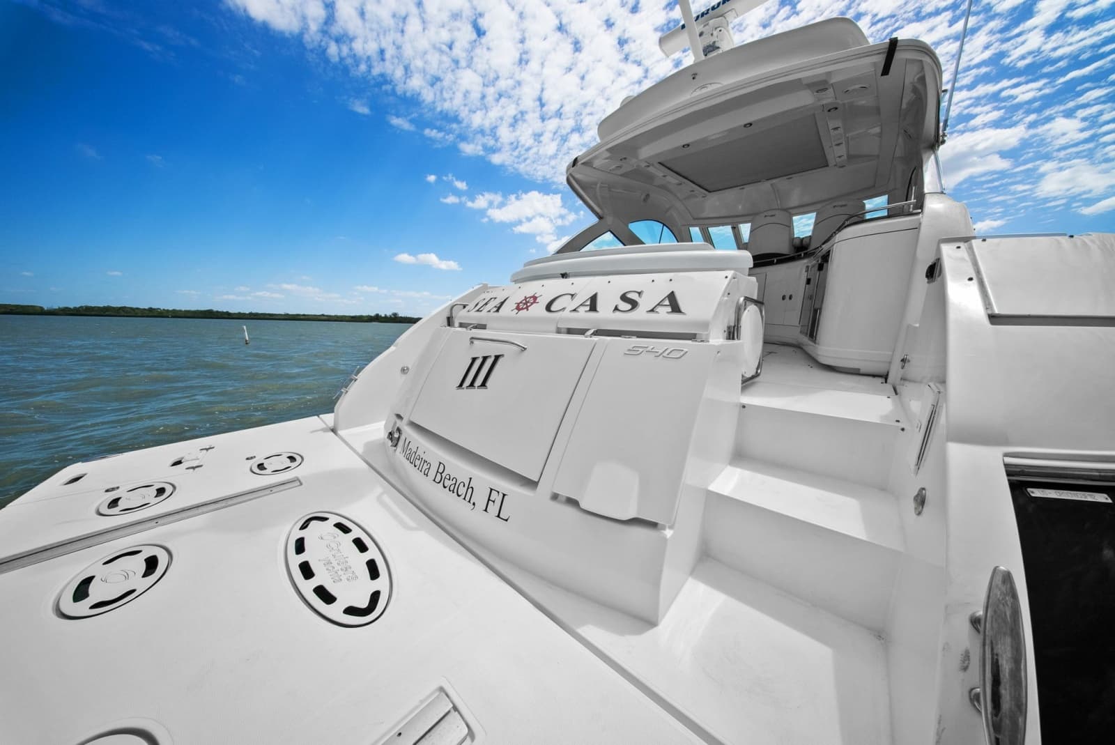 2012 Cruisers Yachts 540 Coupe - Photo 47