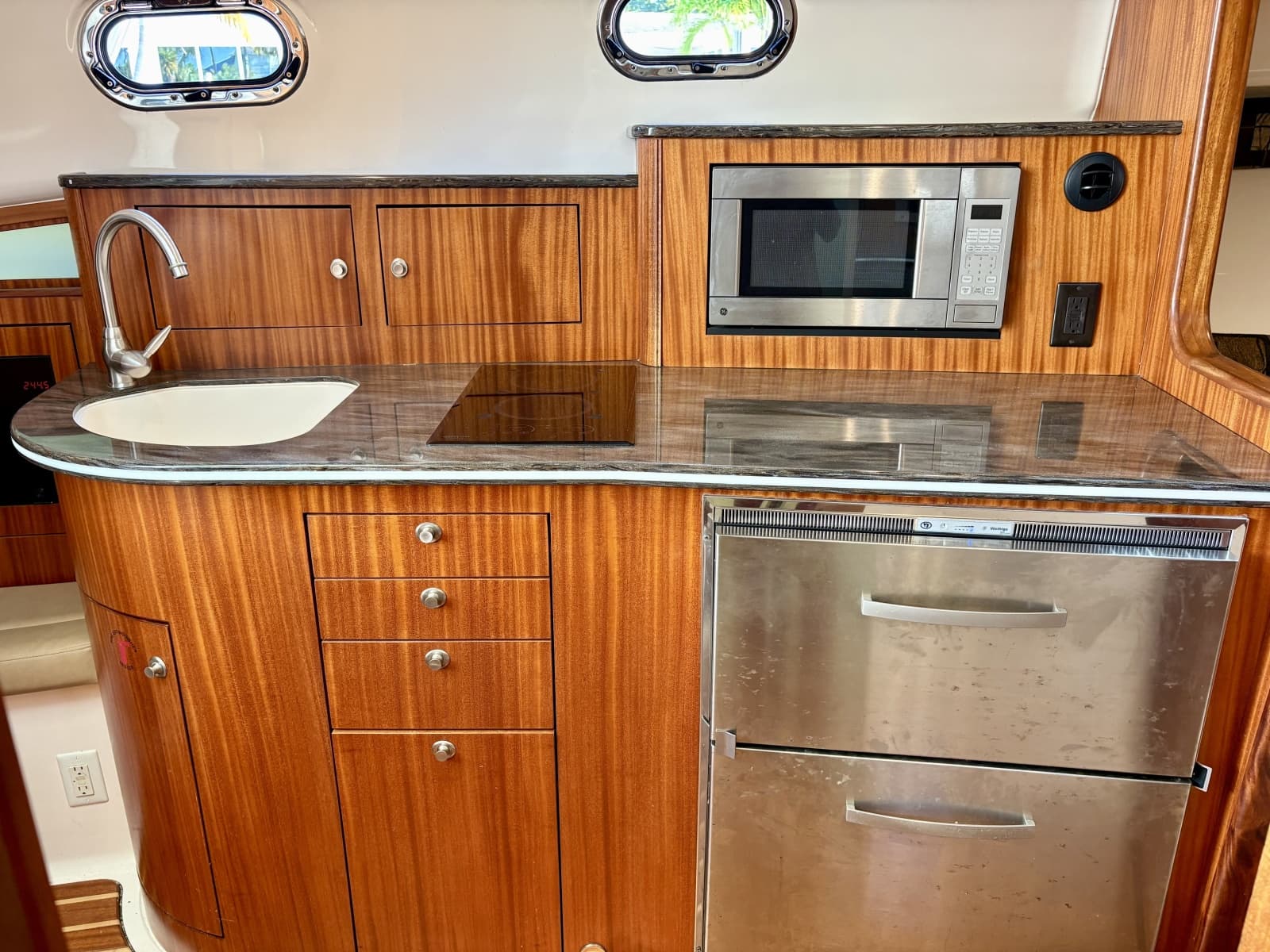 2012 Pursuit 385 OS - Photo 19