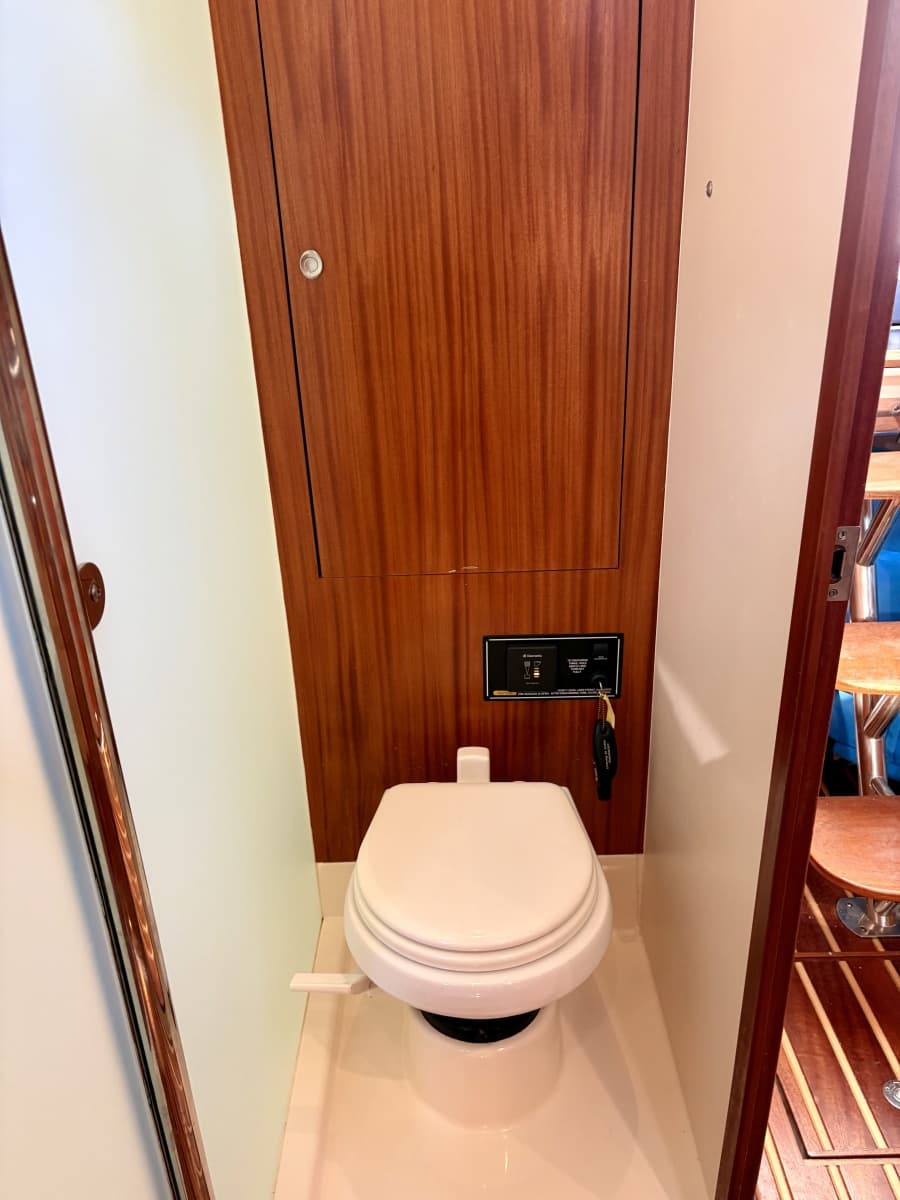 2012 Pursuit 385 OS - Photo 31