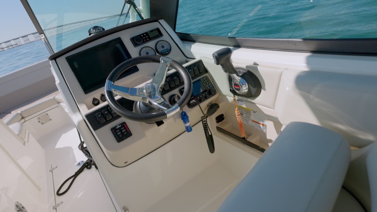 2022 Boston Whaler Vantage - Photo 11