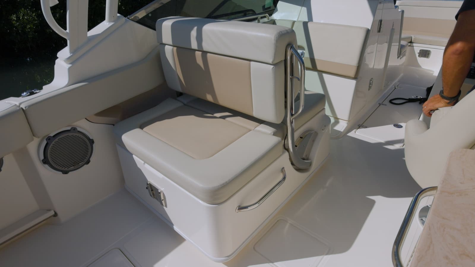 2022 Boston Whaler Vantage - Photo 8