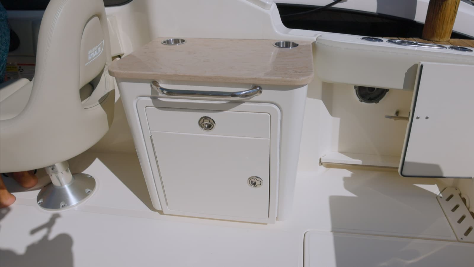 2022 Boston Whaler Vantage - Photo 9