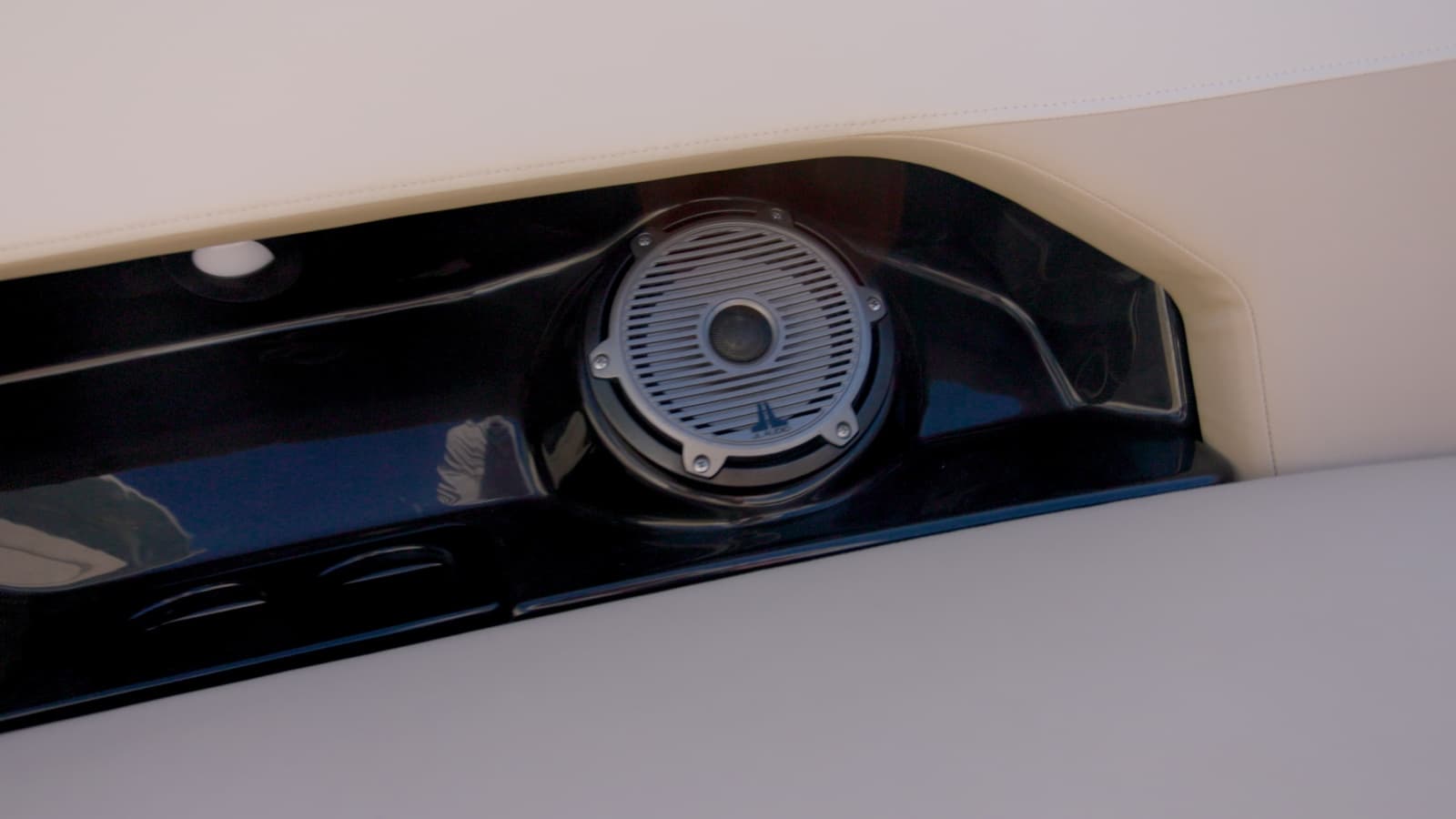 2022 Boston Whaler Vantage - Photo 7
