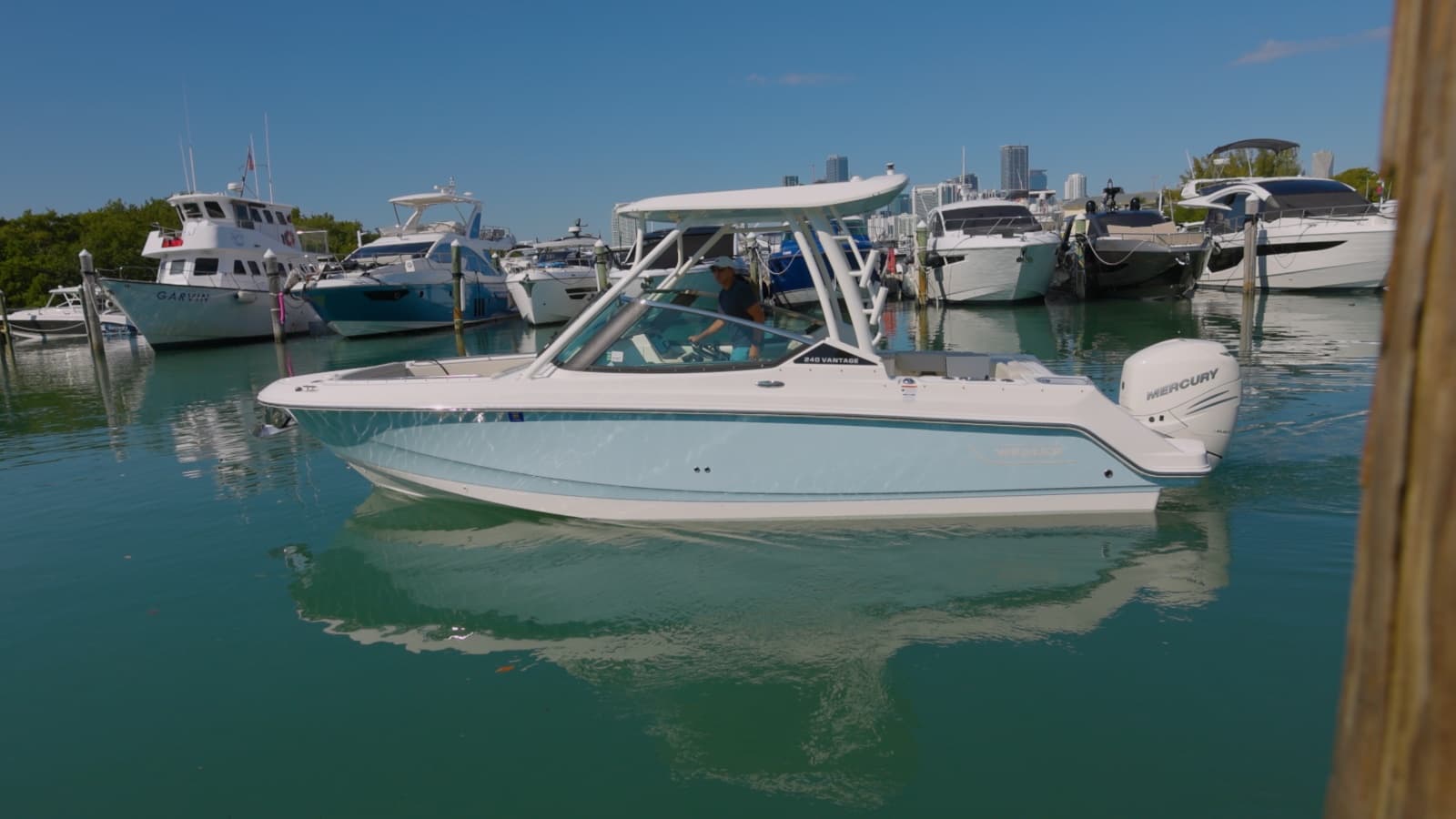 2022 Boston Whaler Vantage - Photo 2