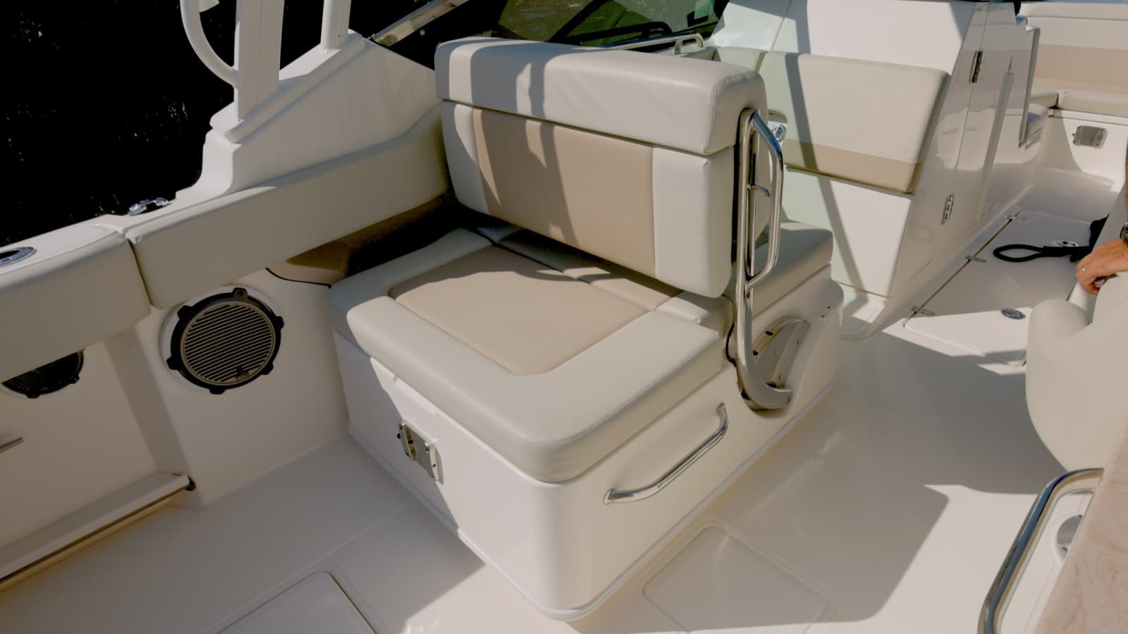 2022 Boston Whaler Vantage - Photo 15