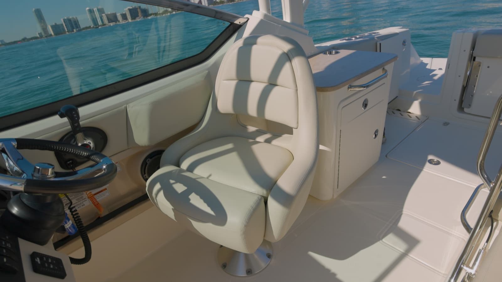2022 Boston Whaler Vantage - Photo 16