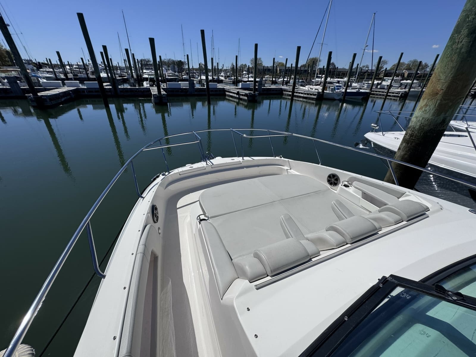 2021 Sea Ray 320 Sundancer - Photo 11