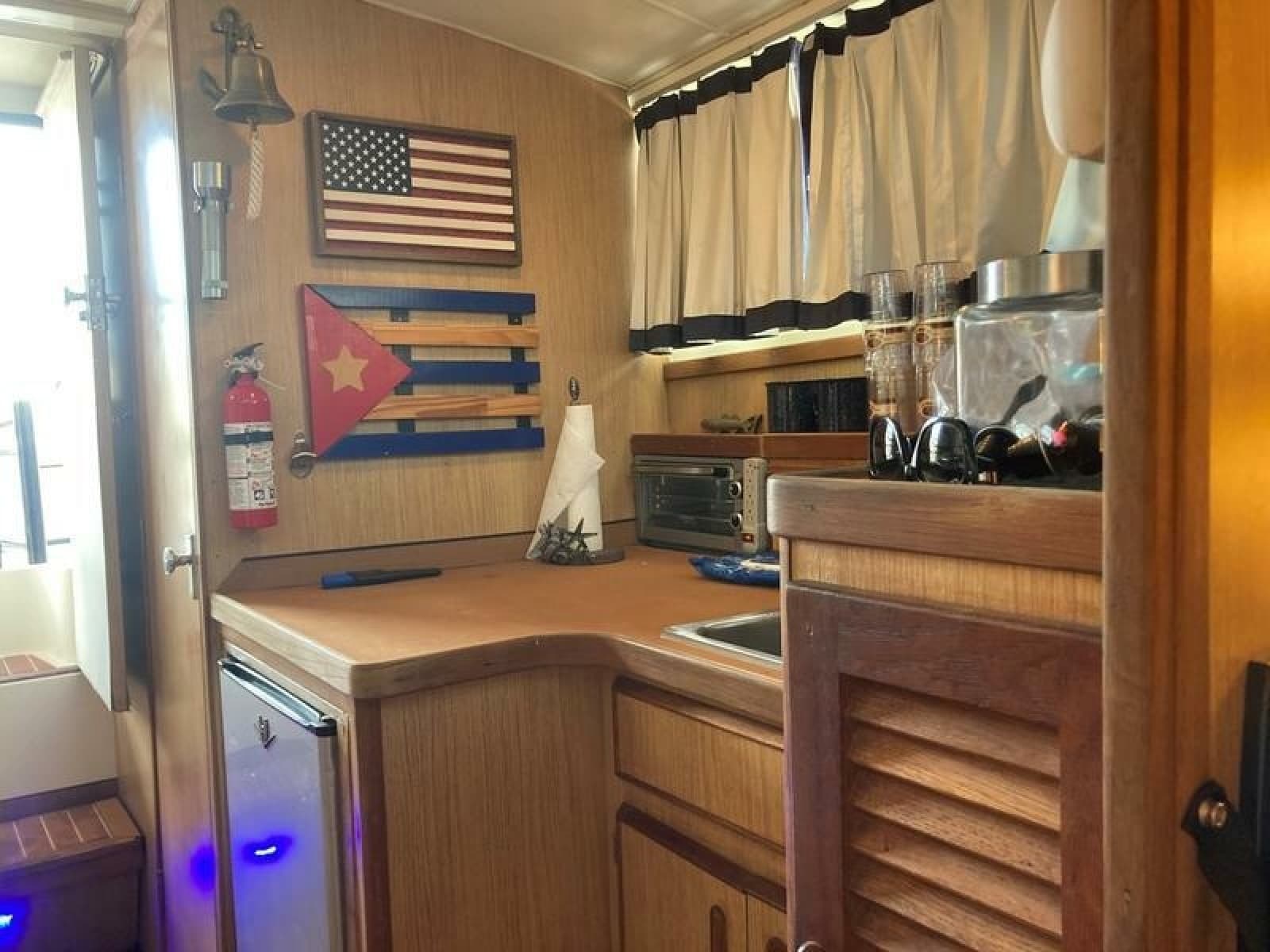 1987 Bertram 28 Sport Fly Fish - Photo 5