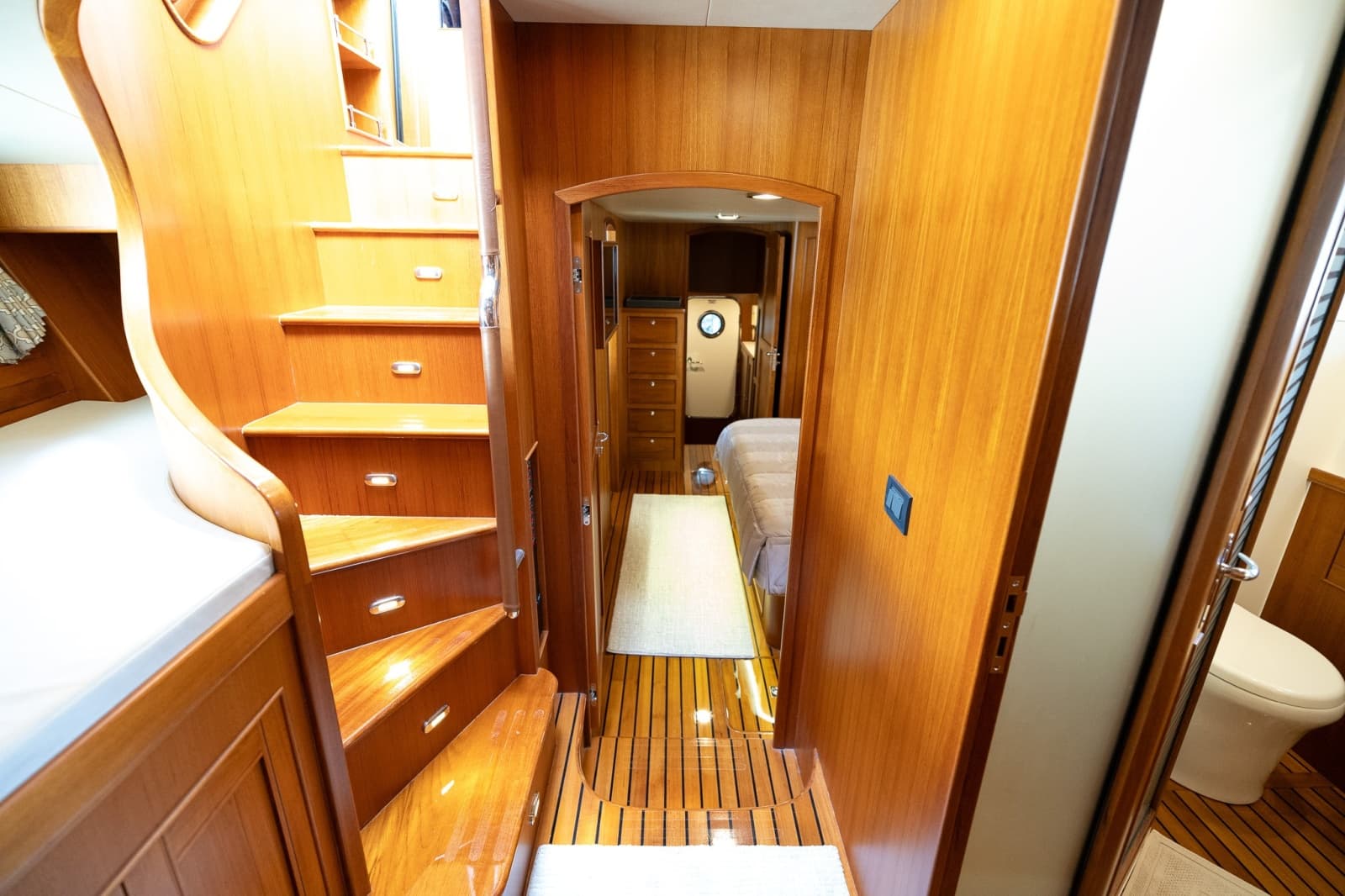 2015 Marlow Explorer 49E - Photo 38
