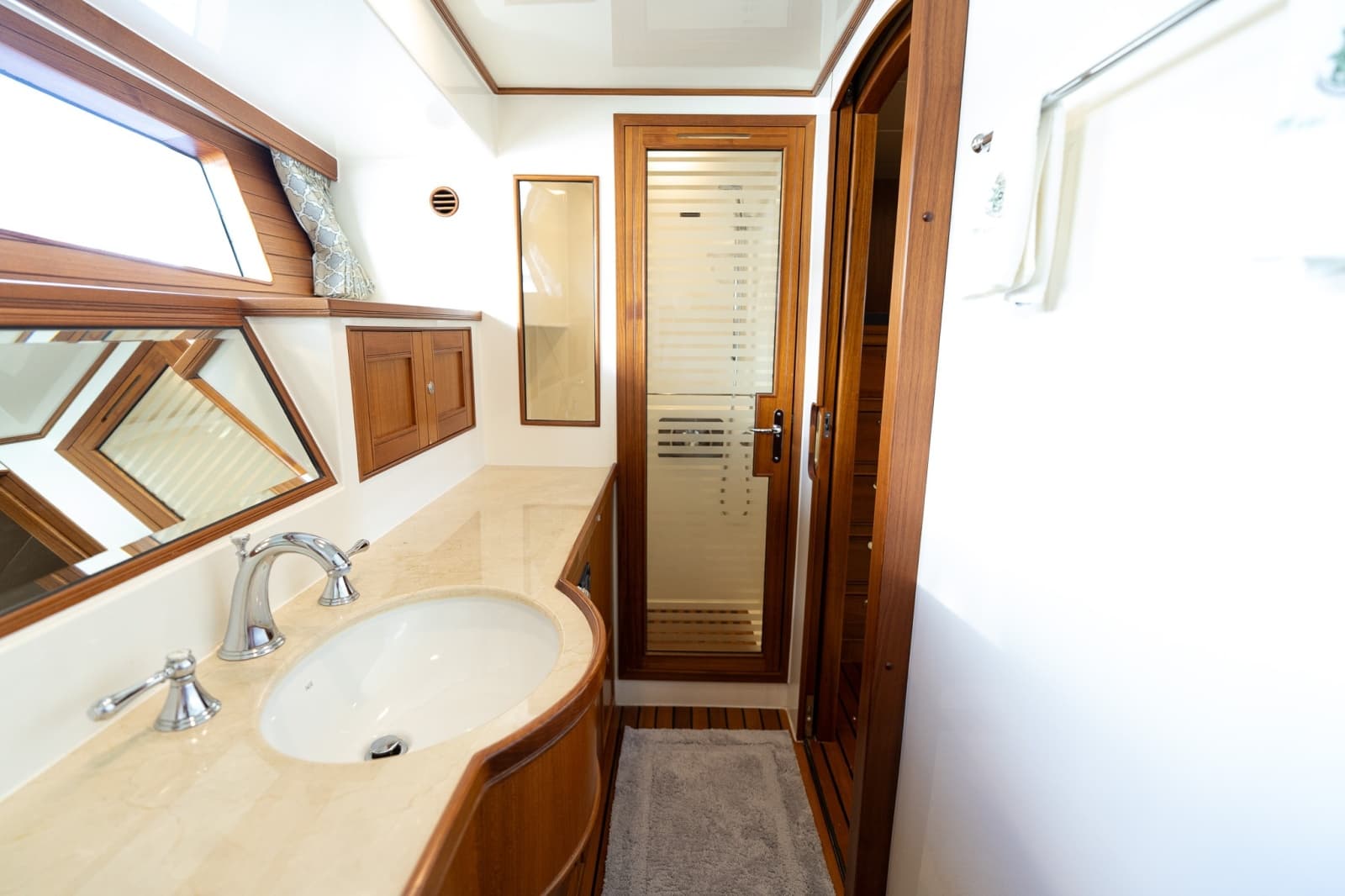 2015 Marlow Explorer 49E - Photo 44