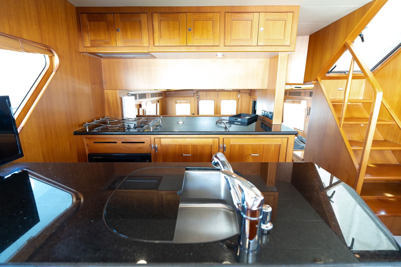 2015 Marlow Explorer 49E - Photo 24